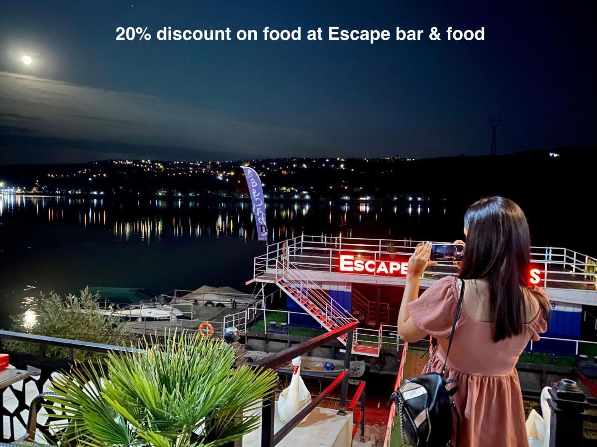 Escape Pensiune Bechet 外观 照片